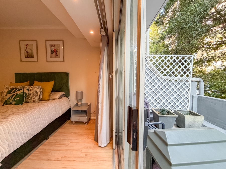 2 Bedroom Property for Sale in Oranjezicht Western Cape